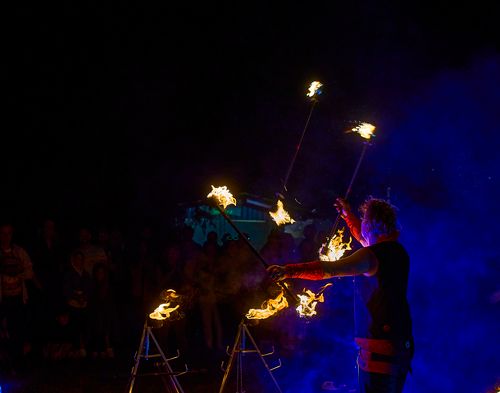 Feuershow mit Stab Jonglage