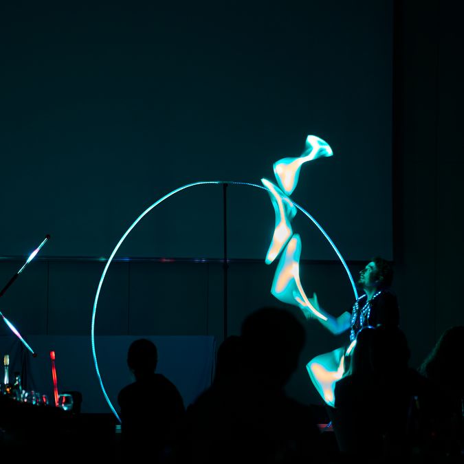 LED Keulen Jonglage mit Lichtshow